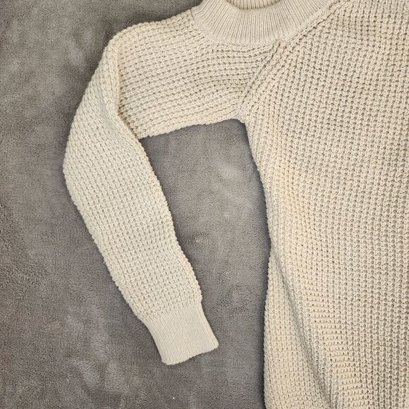 Guess Women's Ivory Cream Cold Shoulder Pullover Sweater Size Small Stylish - Picture 4 of 11
